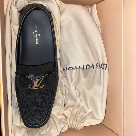 Im selling this loafers shoes that i only use it for my graduation. hello, I main image 4